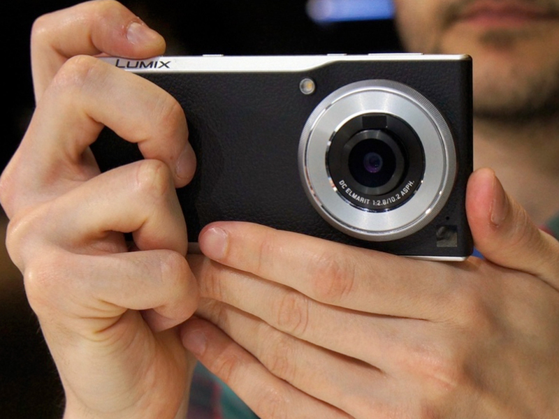 Panasonic CM1": "камерафон" с объективом Leica
