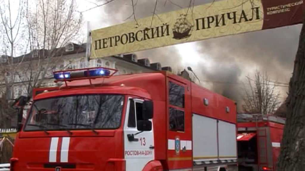 Ресторан "Петровский" тушили почти семь часов