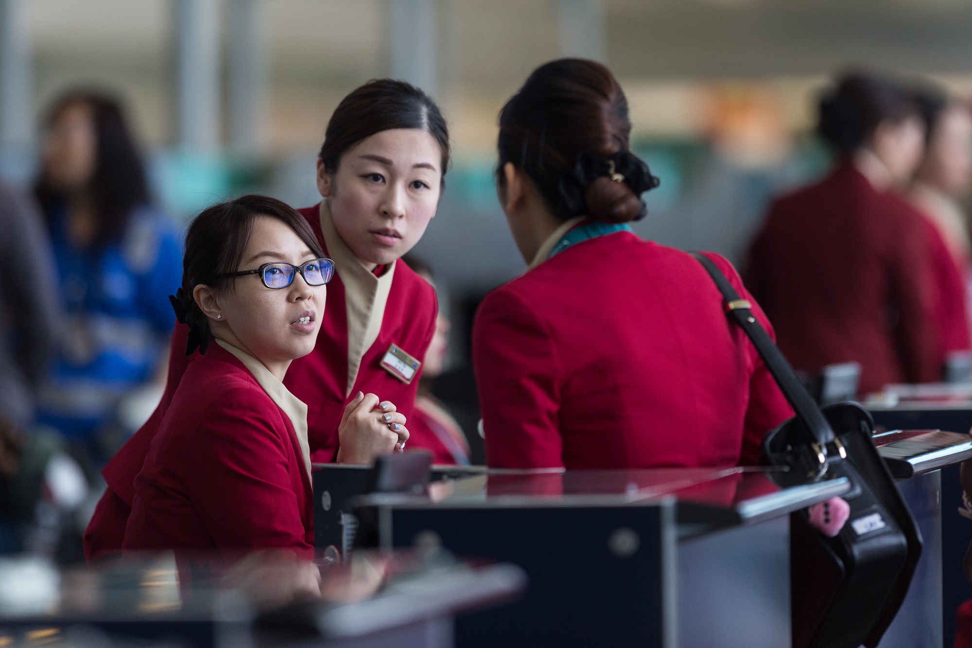Коронавирус привел к массовым сокращениям в Cathay Pacific