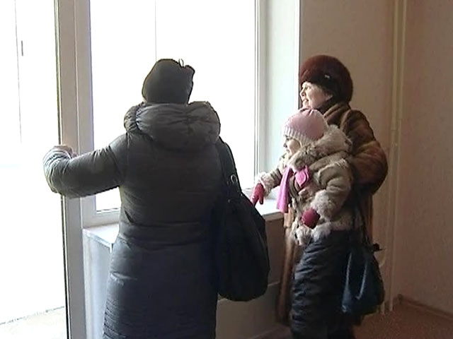 Жители поселка Роза отмечают новоселья