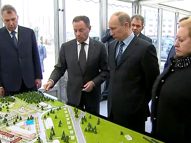 Путин осмотрел жилой микрорайон в подмосковной Истре