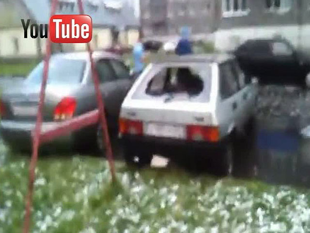 Град в Кузбассе: льдины падали с неба плотной стеной