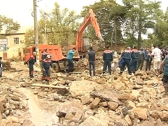 В Дербенте откачали воду из подвальных помещений