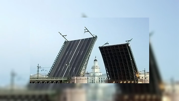 В Санкт-Петербурге начинается постоянный развод мостов