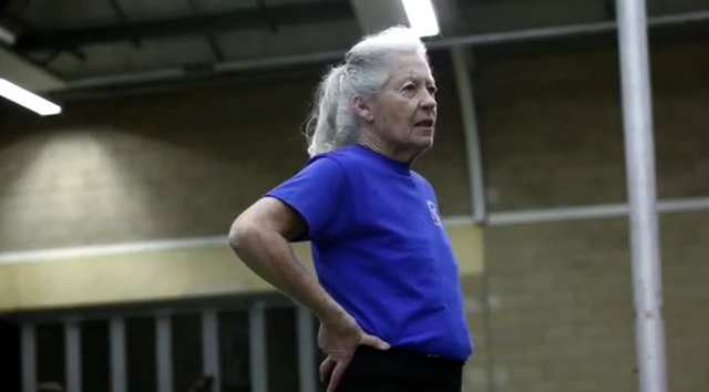 77-летняя британка завоевала 35 медалей по легкой атлетике. Видео