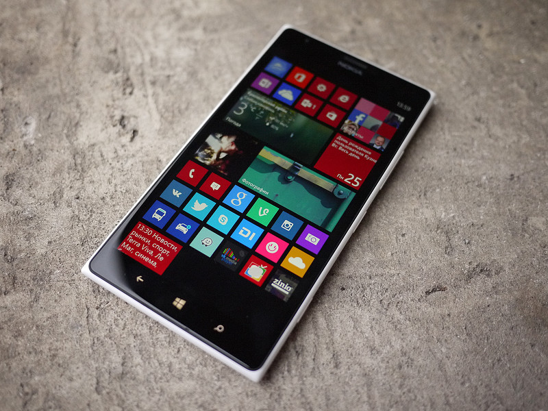 Держите крепче. Обзор планшетофона Nokia Lumia 1520