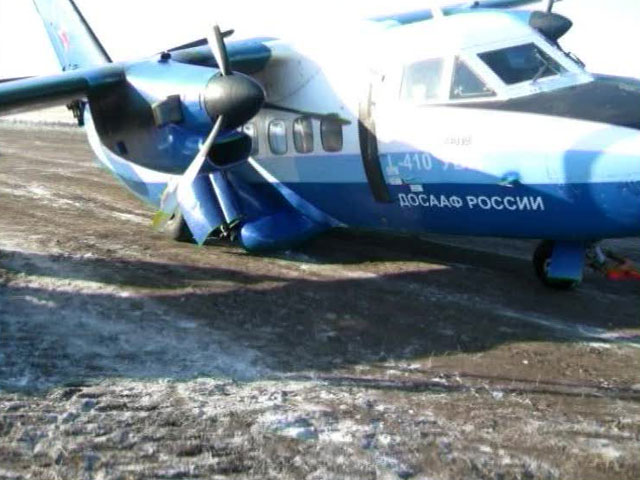 В Кемеровской области самолет приземлился на грузовик