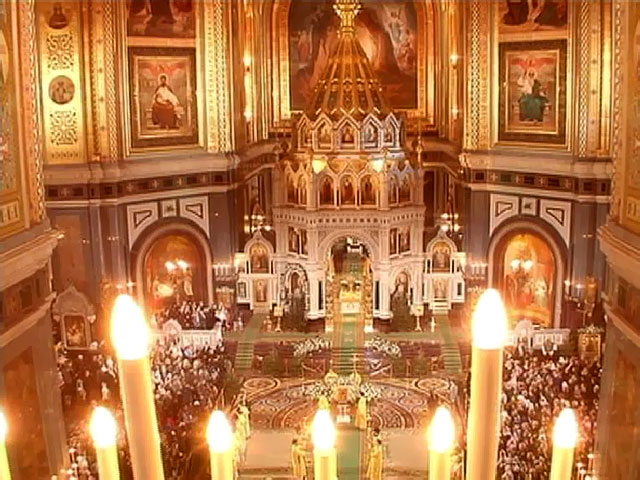 Более 2000 детей собрались в храме Христа Спасителя на Рождественский праздник