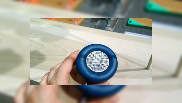 Monocle: винтажный наушник для смартфонов