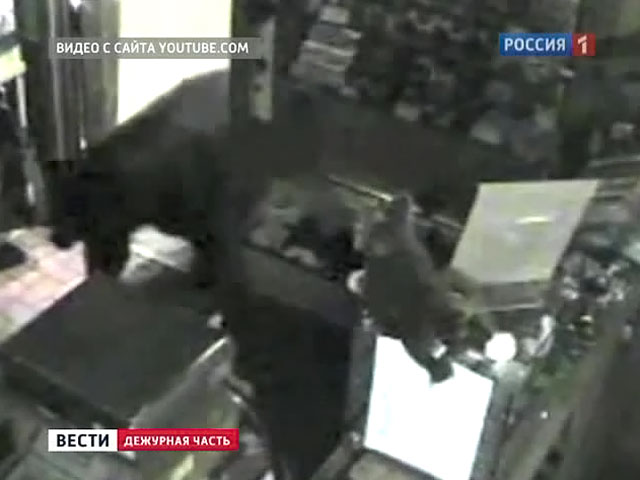 Хозяйка магазина не обиделась на медведя-грабителя