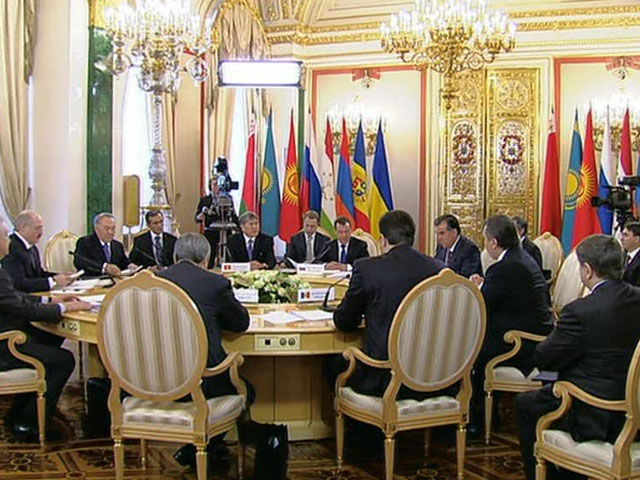 Медведев предлагает провести реорганизацию ЕврАзЭС