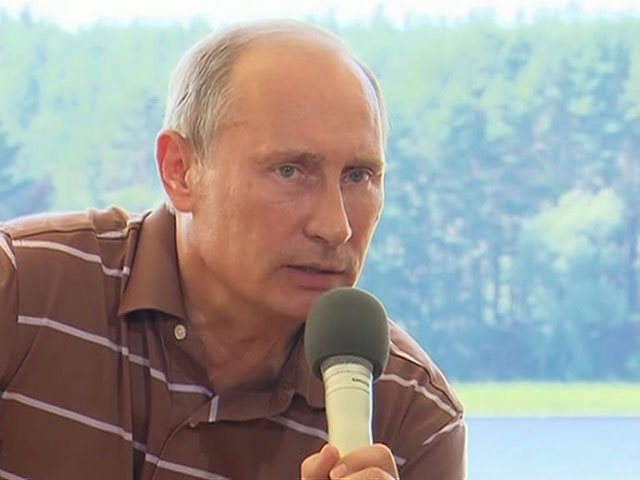 Путин предостерегает от создания "квазиправославного комсомола"
