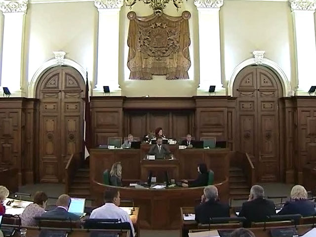Наблюдателей от РФ не пустили на референдум в Латвии