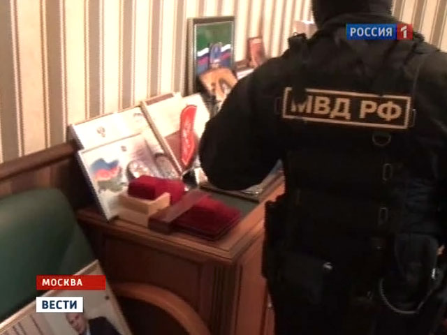 В Москве и Королеве спецназ обыскивает офисы банка "Церих"