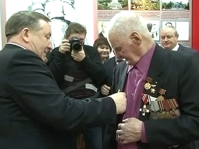 Знаменитому ветерану Алёше вручили орден через 68 лет
