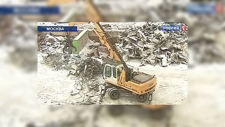 Столичным коммунальщикам даны сутки на уборку автохлама