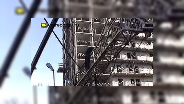 Падение крана в Москве. Видео очевидца.