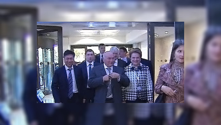 Юрий Лужков не собирается писать заявление "по собственному желанию"