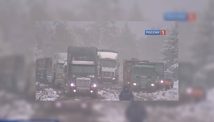 На трассе "Байкал" образовался затор из 300 автомобилей