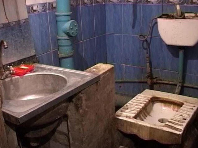 Несколько мужчин 4 года провели в рабстве в центре Киева