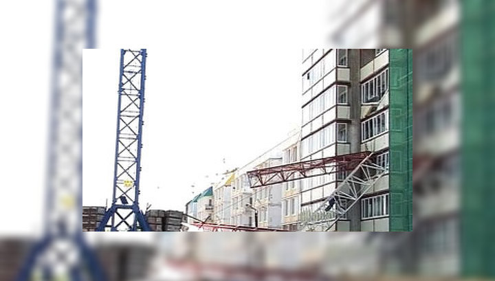 На Камчатке при падении строительного крана погибли 3 человека