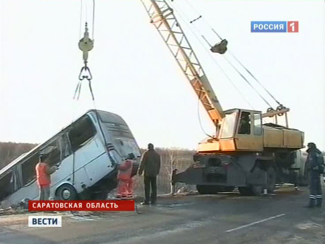 ДТП под Саратовом: 20 человек остаются в больницах