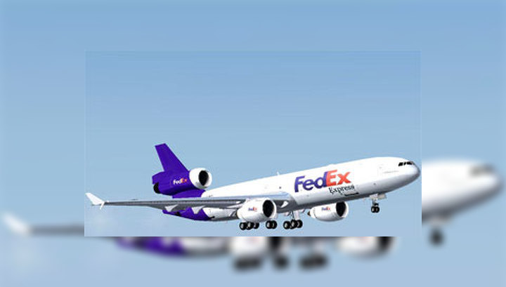 В токийском аэропорту разбился самолет почтовой службы FedEx