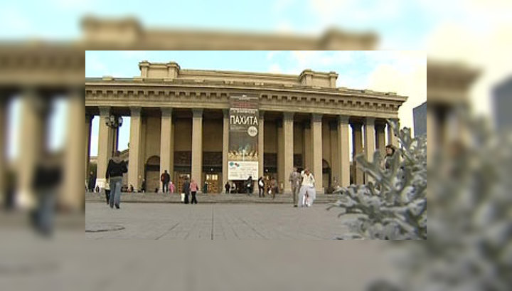 Губернаторов приобщат к театру