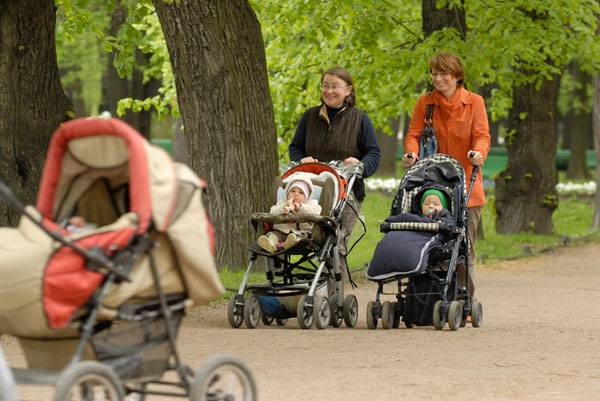 Graco отзывает 2 миллиона детских колясок