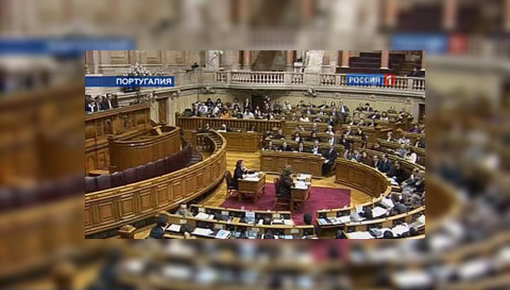 Португальский парламент принял антикризисный план