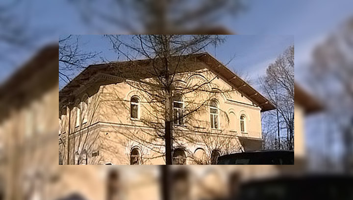 Пенсионерка из Петергофа бьётся за чердак