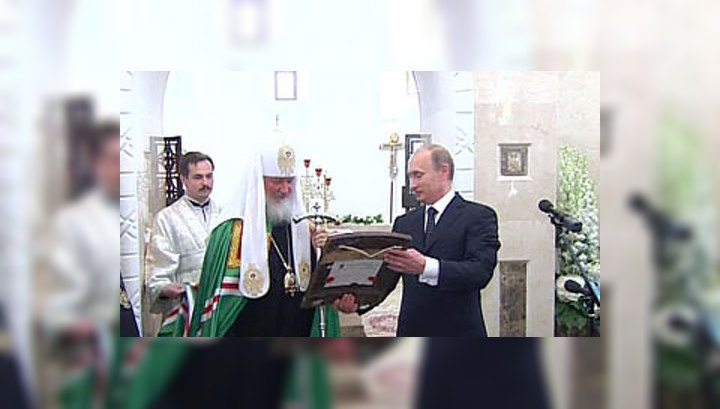В дар новому храму в деревне Усово Путин преподнес икону