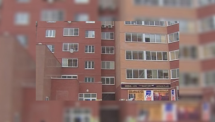 В Раменском предприниматель построил гараж на входе в многоэтажку