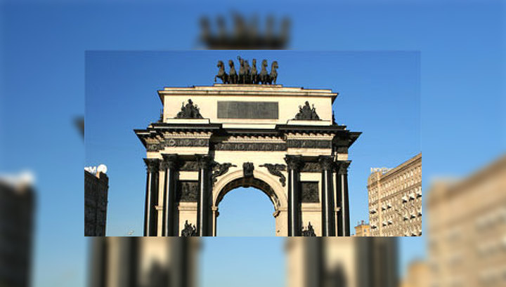Триумфальная арка впервые за полвека закрывается на капремонт