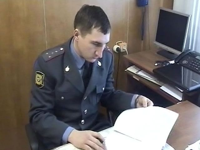 В Тверской области полицейский спас семью из тонувшего автомобиля
