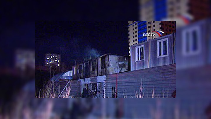 На северо-западе Москвы горят бытовки