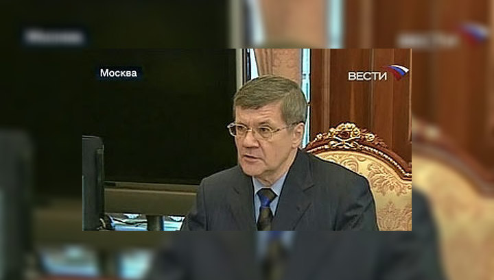 Медведев потребовал немедленно исполнять антикоррупционный закон