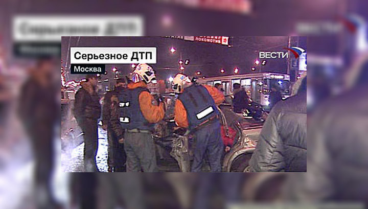 На востоке Москвы легковушка лоб в лоб столкнулась с "КамАЗом"