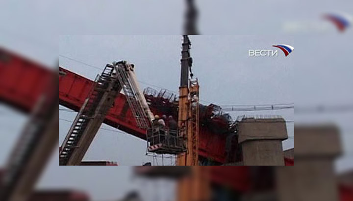 В Нью-Дели при обрушении эстакады метро погибли трое рабочих