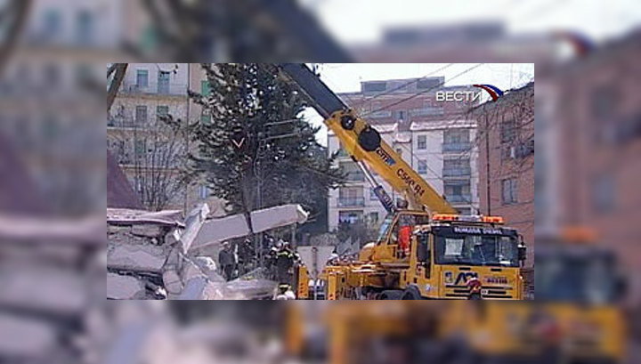 Число жертв землетрясения в Италии достигло 275 человек