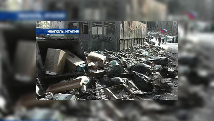 Жара в Италии обострила "мусорный" кризис в Неаполе