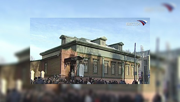 В Казани воссоздан дом, где Аксенов провел детство