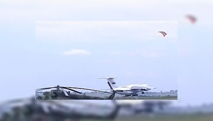 Во Владикавказ вылетает еще один самолет с медикаментами