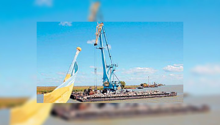 Аварийная баржа перекрыла канал Дунай – Чёрное море