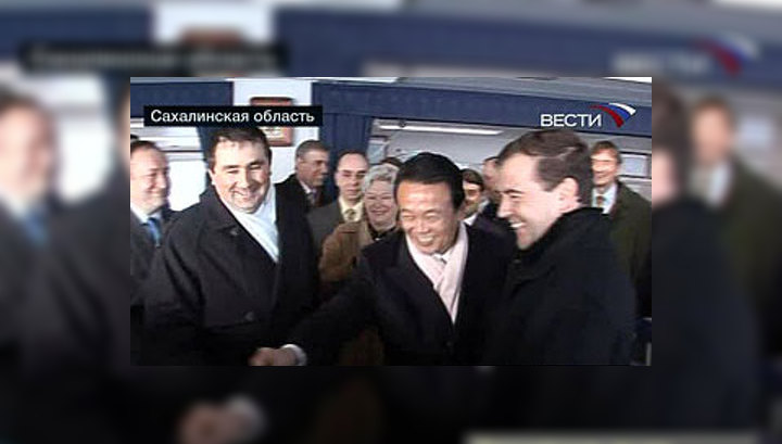 Медведев осмотрел танкер-газовоз "Гранд Анива"