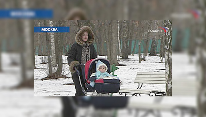 На северо-западе столицы бросили коляску с малышом