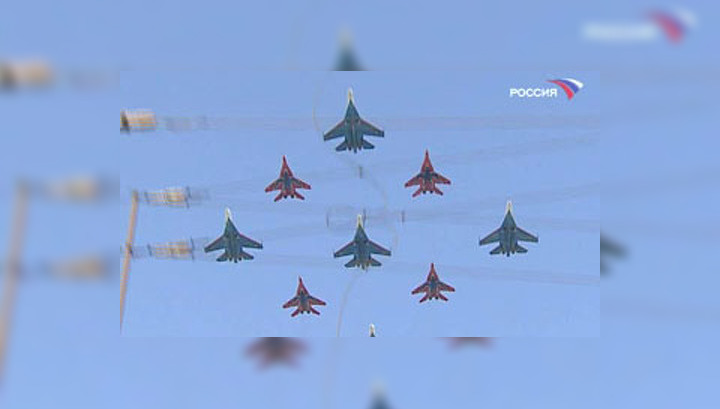 "Вести" покажут Парад Победы с борта самолета