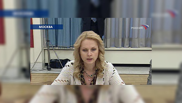 Татьяна Голикова подарила люльку самому юному жителю Цхинвали