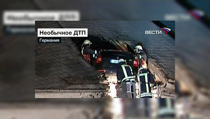 Водитель-лихач "затормозил" на крыше церкви