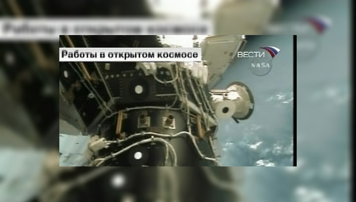 Астронавты отправились менять старый бак